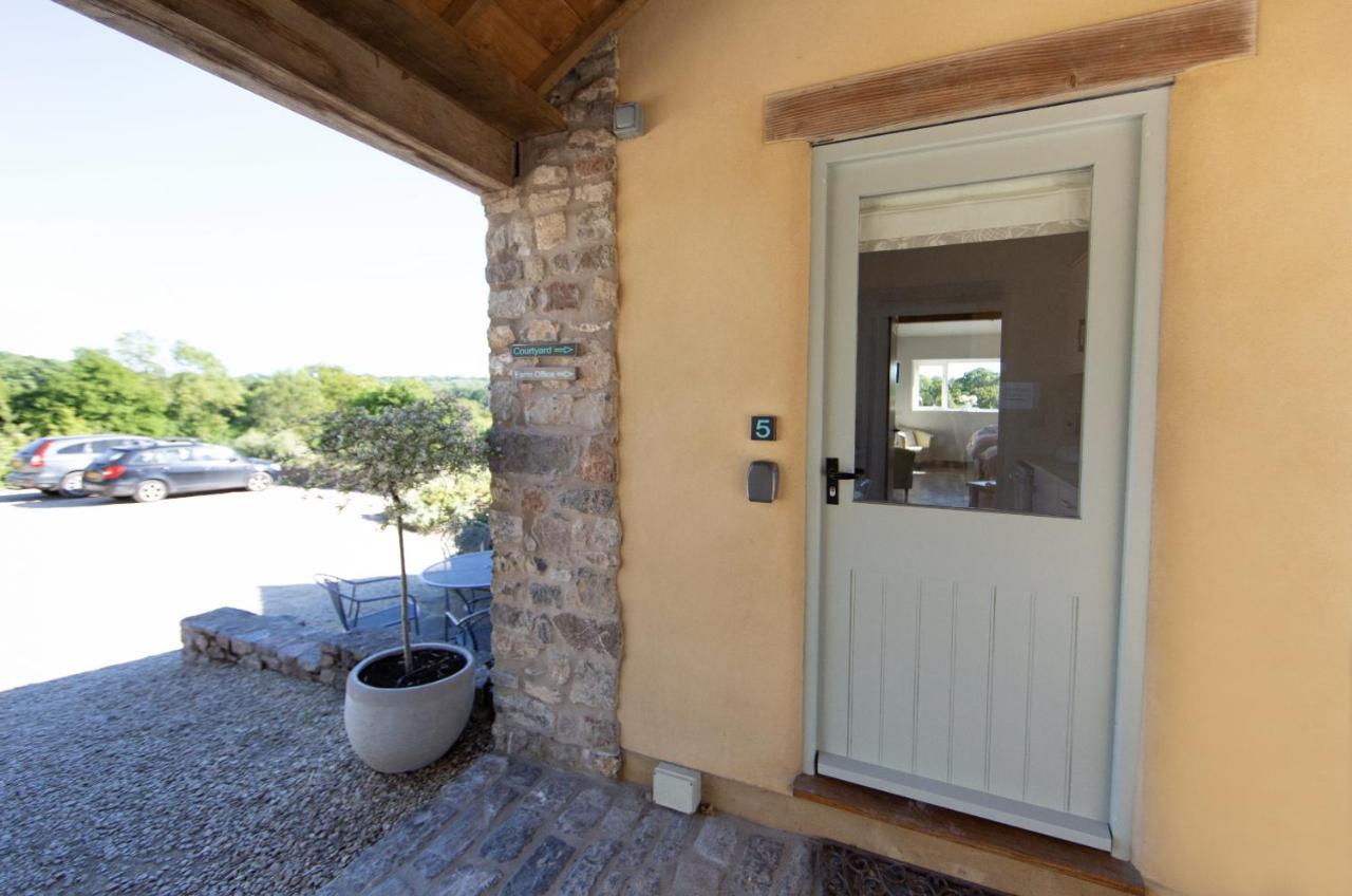 Upper Vobster Farm Apartment *