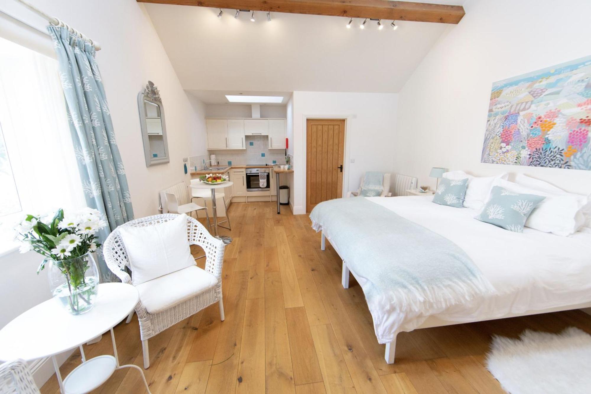 Upper Vobster Farm Apartment *